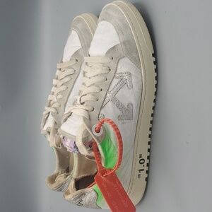 OFF WHITE 2.0 Arrow Sneakers White arrow 2.0 sneakers. Sparkling Size 39 US 8.5